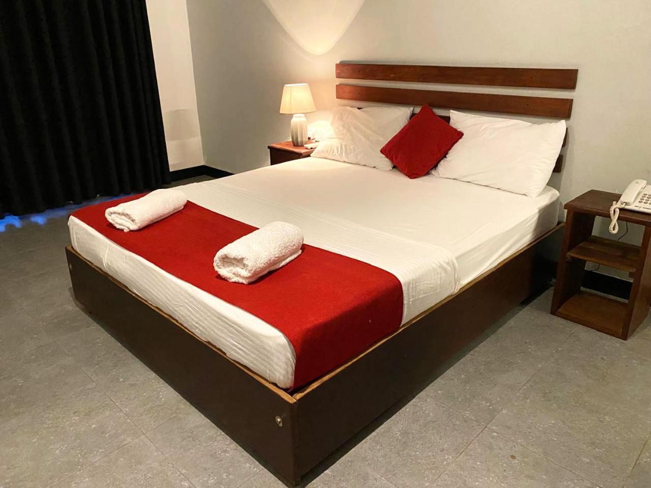 Athyantha Resort أنرادابورام المظهر الخارجي الصورة
